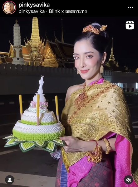 พิ้งค์กี้ สวยสง่างาม ในชุดไทย เป็นนางนพมาศ พิ้งค์กี้ สวยสง่างาม ในชุดไทย เป็นนางนพมาศ