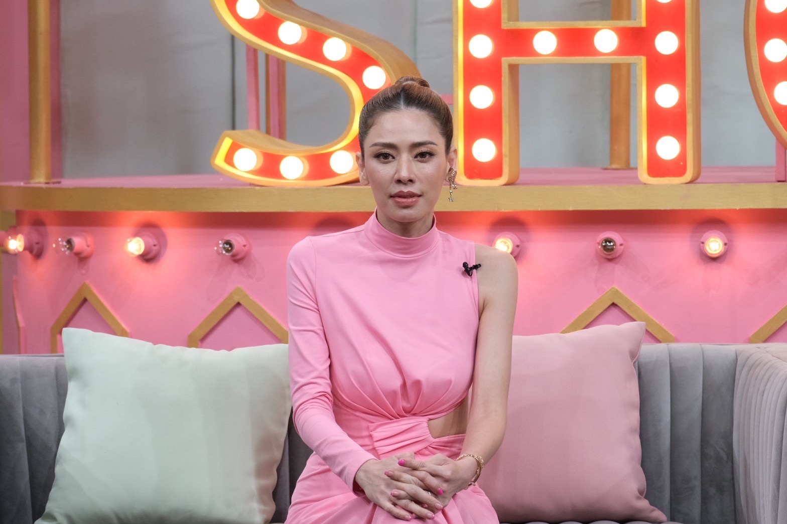 เอ๋ พรทิพย์ เผยสาเหตุ ป๋อ สามีหึงหวงหนัก ควง นานา เปิดใจเล่าเจอครั้งแรกไม่ถูกชะตา!!