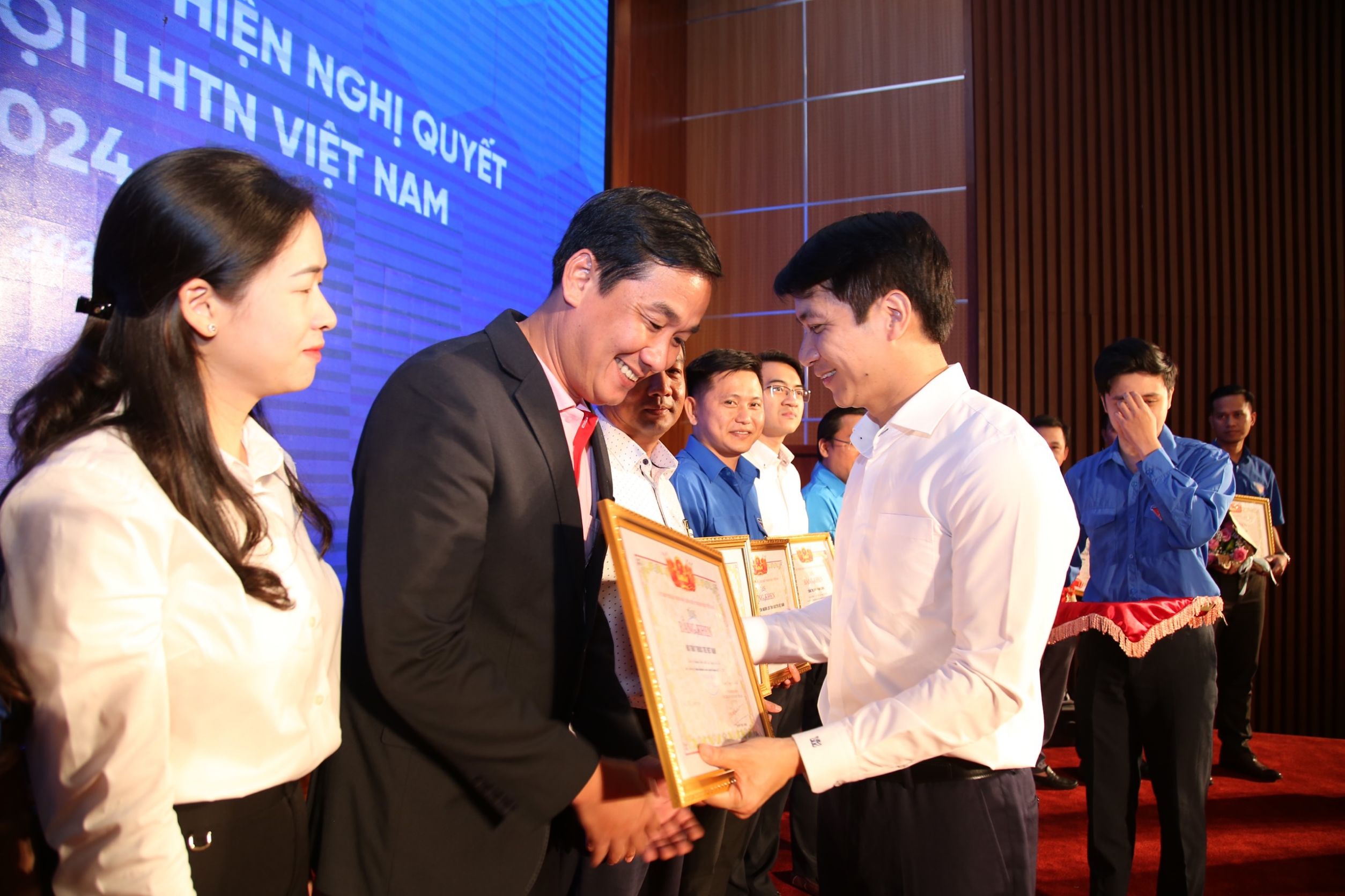 ซี.พี. เวียดนาม รับประกาศเกียรติคุณในฐานะองค์กรสร้างสรรค์ประโยชน์ให้สังคม ซี.พี. เวียดนาม รับประกาศเกียรติคุณในฐานะองค์กรสร้างสรรค์ประโยชน์ให้สังคม