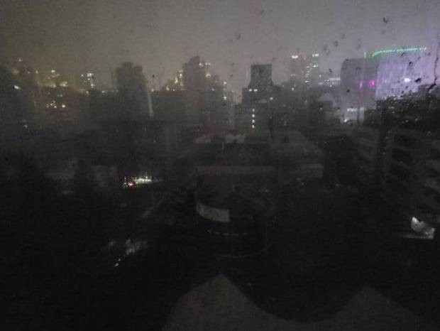 คังนัมน้ำท่วมหนัก!! ฝนถล่มกรุงโซล ย่านธุรกิจน้ำนอง รถใหญ่เล็กจมน้ำ 