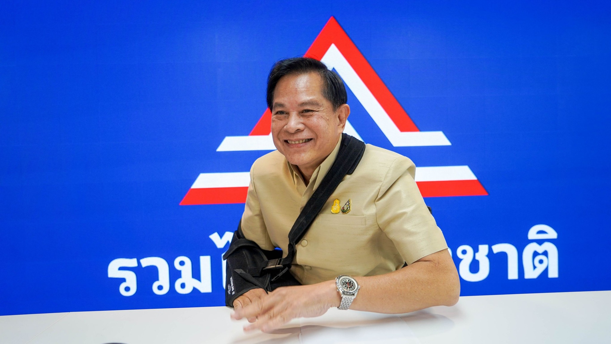 เปิดประวัติ พีระพันธุ์ สาลีรัฐวิภาค แคนดิเดตนายกฯ รวมไทยสร้างชาติ เปิดประวัติ พีระพันธุ์ สาลีรัฐวิภาค แคนดิเดตนายกฯ รวมไทยสร้างชาติ