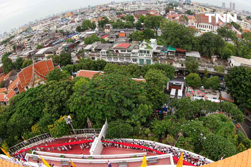 ขบวนยิ่งใหญ่ตระการตา อัญเชิญผ้าแดงห่มองค์พระบรมบรรพต(ภูเขาทอง) ขบวนยิ่งใหญ่ตระการตา อัญเชิญผ้าแดงห่มองค์พระบรมบรรพต(ภูเขาทอง)