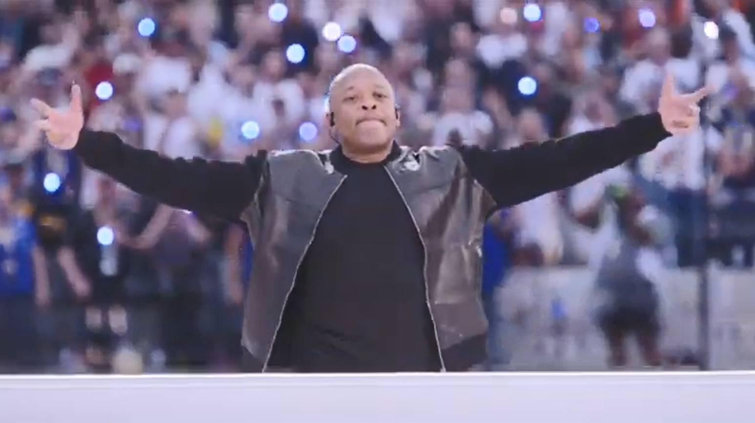 “Dr. Dre” นำทีมศิลปินดังโชว์พักครึ่งเกม “Super Bowl” ครั้งที่ 56 อย่างยิ่งใหญ่