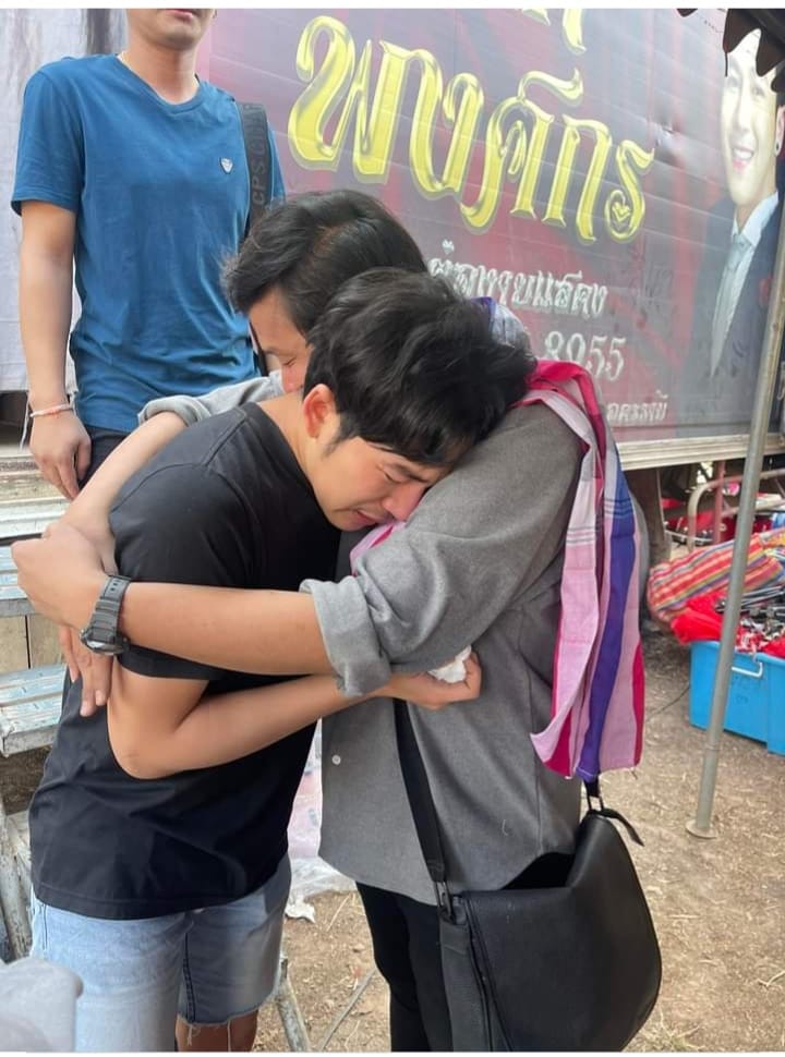 นก พงศกร น้ำตาสาด ยูกิ หมอลำคู่ขวัญประกาศอำลาวง นก พงศกร น้ำตาสาด ยูกิ หมอลำคู่ขวัญประกาศอำลาวง