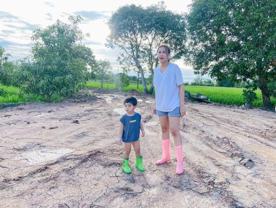 หนูเล็ก สงสารลูกชายร้องไห้อยากไปโรงเรียน (มีคลิป)