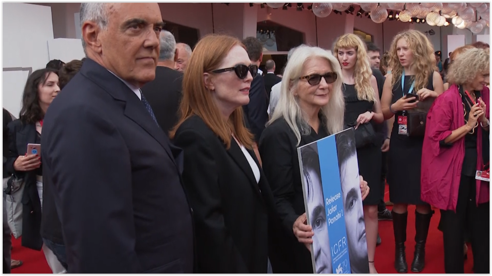 Julianne Moore นำทีมประท้วงการจำคุกผู้กำกับ Jafar Panahi  