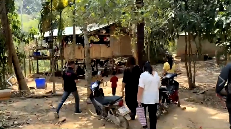 ตามดูชีวิตชาวบ้านบางกลอย หลังปล่อยตัวฐานรุกป่าต้นน้ำแก่งกระจาน ตามดูชีวิตชาวบ้านบางกลอย หลังปล่อยตัวฐานรุกป่าต้นน้ำแก่งกระจาน