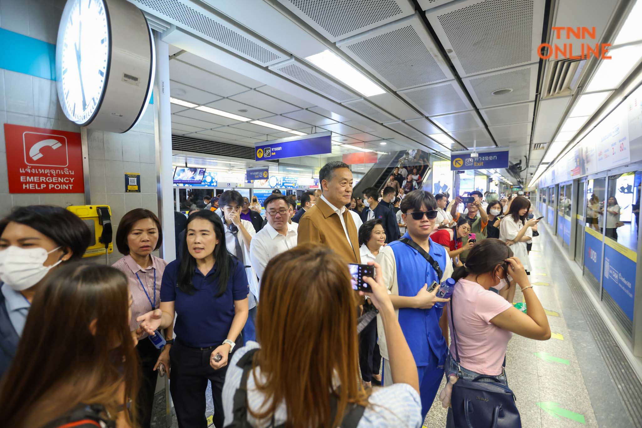 “เศรษฐา” ลงพื้นที่พบ ปชช. พบป่ะผู้ค้าเตรียมแก้ไขปัญหาค่าครองชีพ 