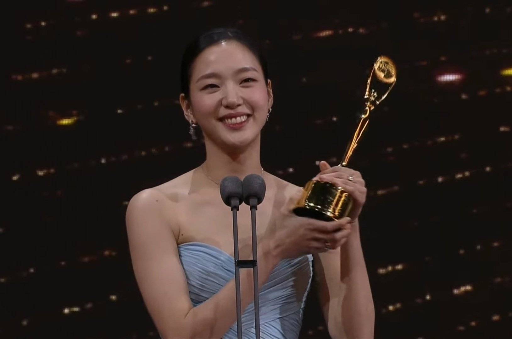 ซีรีส์คุณภาพ D.P., อีจองแจ, คิมโกอึน คว้ารางวัลใหญ่งาน Blue Dragon Series Awards ปีแรก