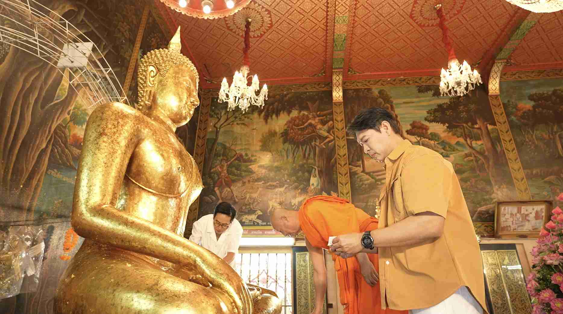 “หนุ่มแท่ง อารามทัวร์” พากราบ หลวงพ่อโต พระพุทธรูปคู่เมืองชาวบางพลี