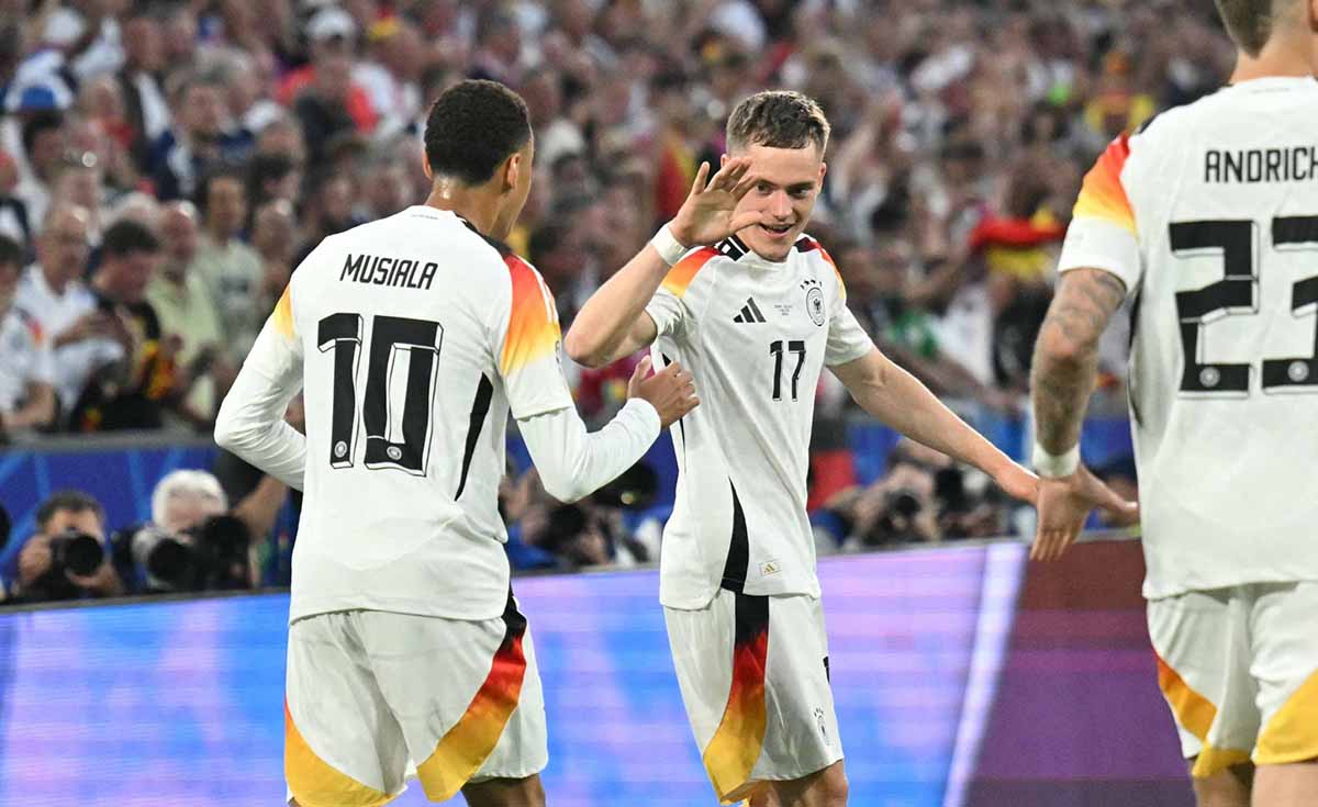 พรีวิว ฟุตบอลยูโร 2024 รอบ 8 ทีมสุดท้าย : สเปน พบ เยอรมนี พรีวิว ฟุตบอลยูโร 2024 รอบ 8 ทีมสุดท้าย : สเปน พบ เยอรมนี