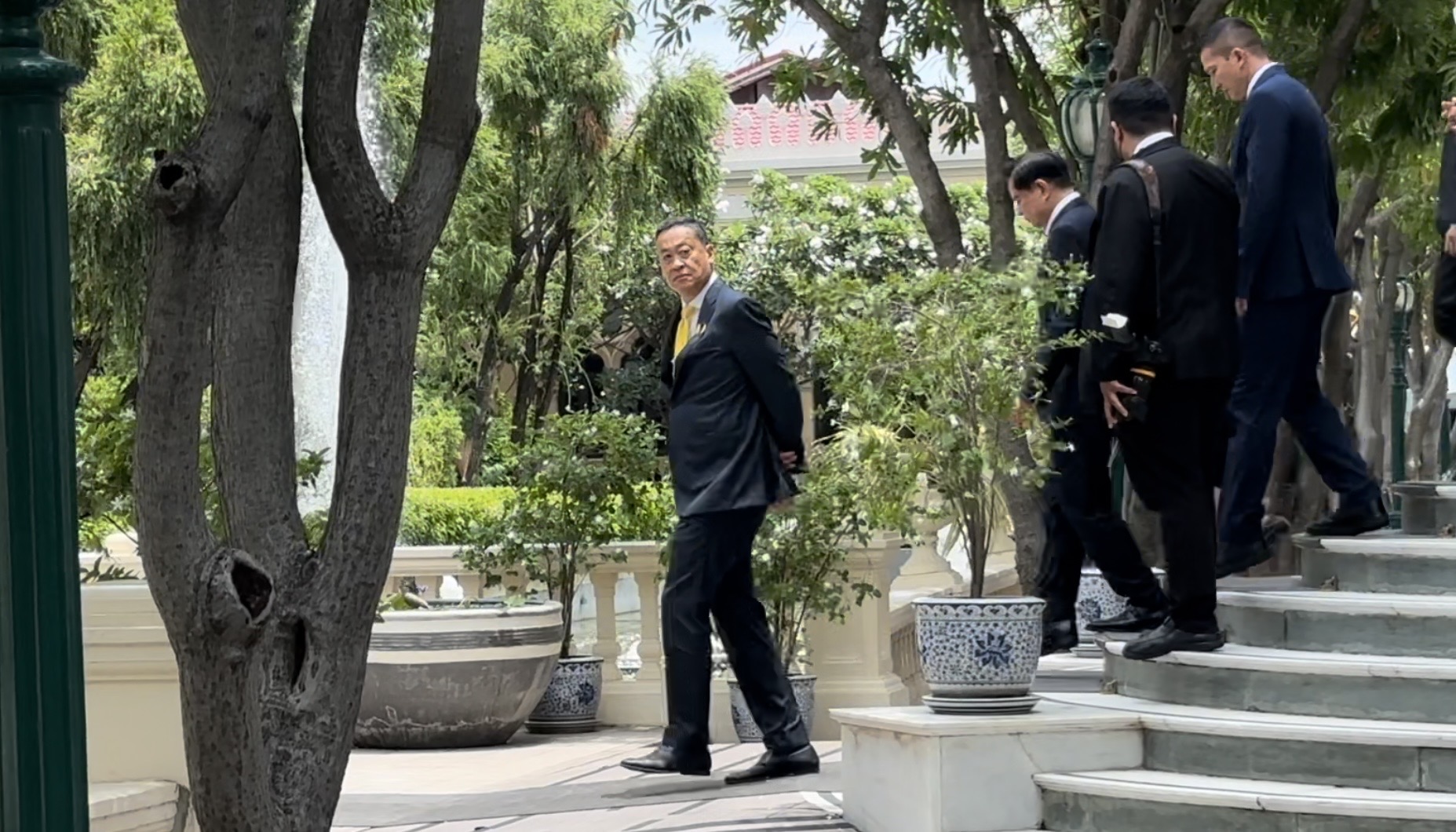 ประมวลภาพ เศรษฐา ทวีสิน นายกรัฐมนตรีคนที่ 30 เข้าพบ พลเอกประยุทธ์ จันทร์โอชา ประมวลภาพ เศรษฐา ทวีสิน นายกรัฐมนตรีคนที่ 30 เข้าพบ พลเอกประยุทธ์ จันทร์โอชา