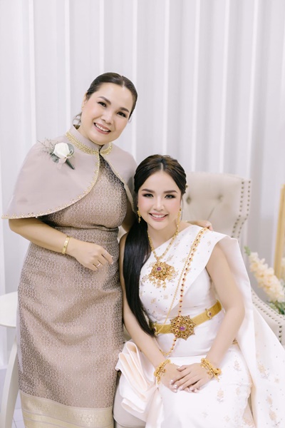 แม่เกตุ โพสต์ซึ้ง  เจนนี่ทำทุกอย่างเพื่อครอบครัว ถึงมีวันนี้! 