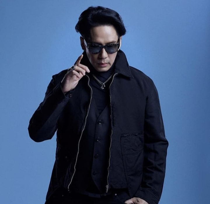 เบิร์ด ธงไชย กลับบ้านพักที่เชียงราย ชาวบ้านหวั่นโควิด