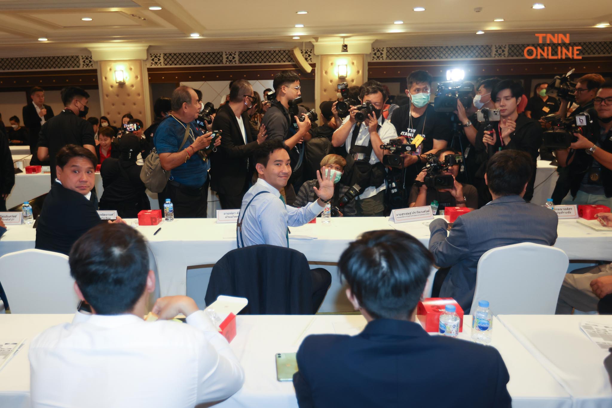 ชัชชาติ ยื่นข้อเสนอ 21 ข้อ ประชุมร่วม พรรคก้าวไกล แก้ปัญหา กทม. ชัชชาติ ยื่นข้อเสนอ 21 ข้อ ประชุมร่วม พรรคก้าวไกล แก้ปัญหา กทม.