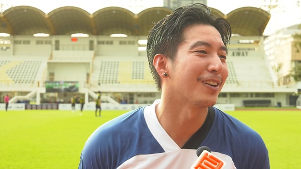 “เกรท วรินทร” นำทีมนักเตะร่วมกิจกรรม เยาวชนรักษ์สิ่งแวดล้อม   (มีคลิป)