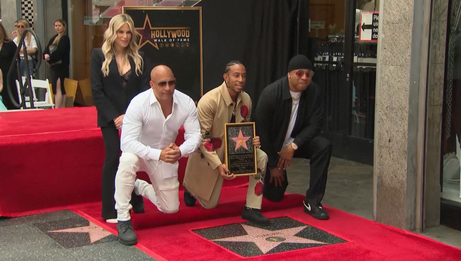  รวมตัวครอบครัว “Fast”  “Vin Diesel” ร่วมแสดงความยินดี “Ludacris” ได้ดวงดาว  “Walk of Fame”