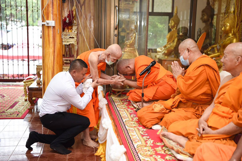 คลื่นศรัทธาท่วมวัดหนองจอก! ฉลองอายุวัฒน์ 97 ปี 'หลวงปู่นวล' คลื่นศรัทธาท่วมวัดหนองจอก! ฉลองอายุวัฒน์ 97 ปี 'หลวงปู่นวล'