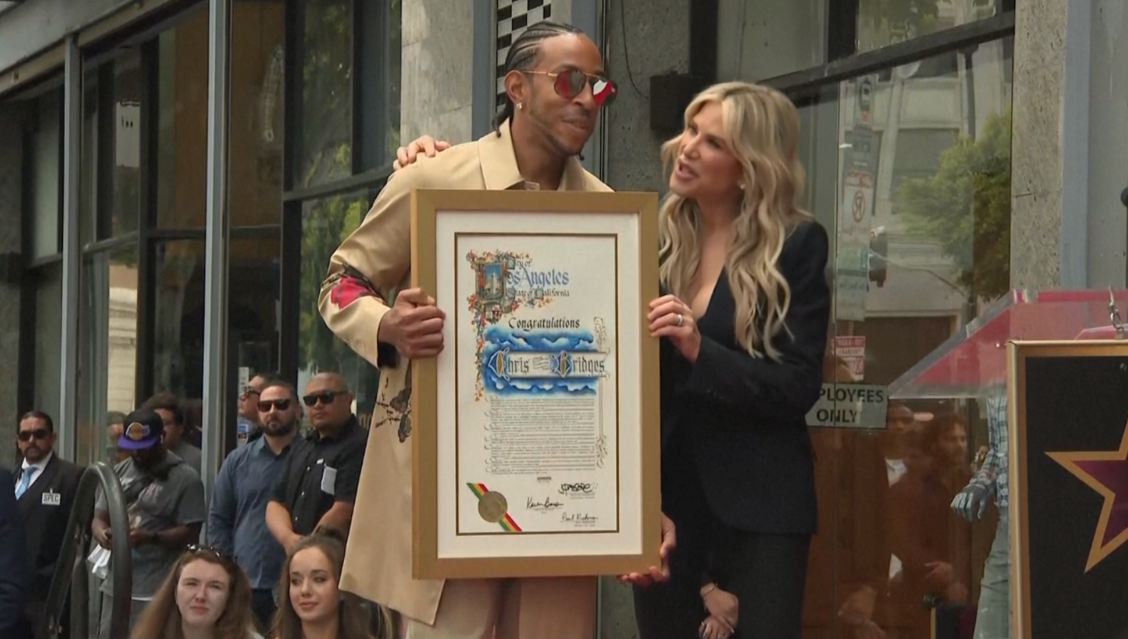  รวมตัวครอบครัว “Fast”  “Vin Diesel” ร่วมแสดงความยินดี “Ludacris” ได้ดวงดาว  “Walk of Fame”
