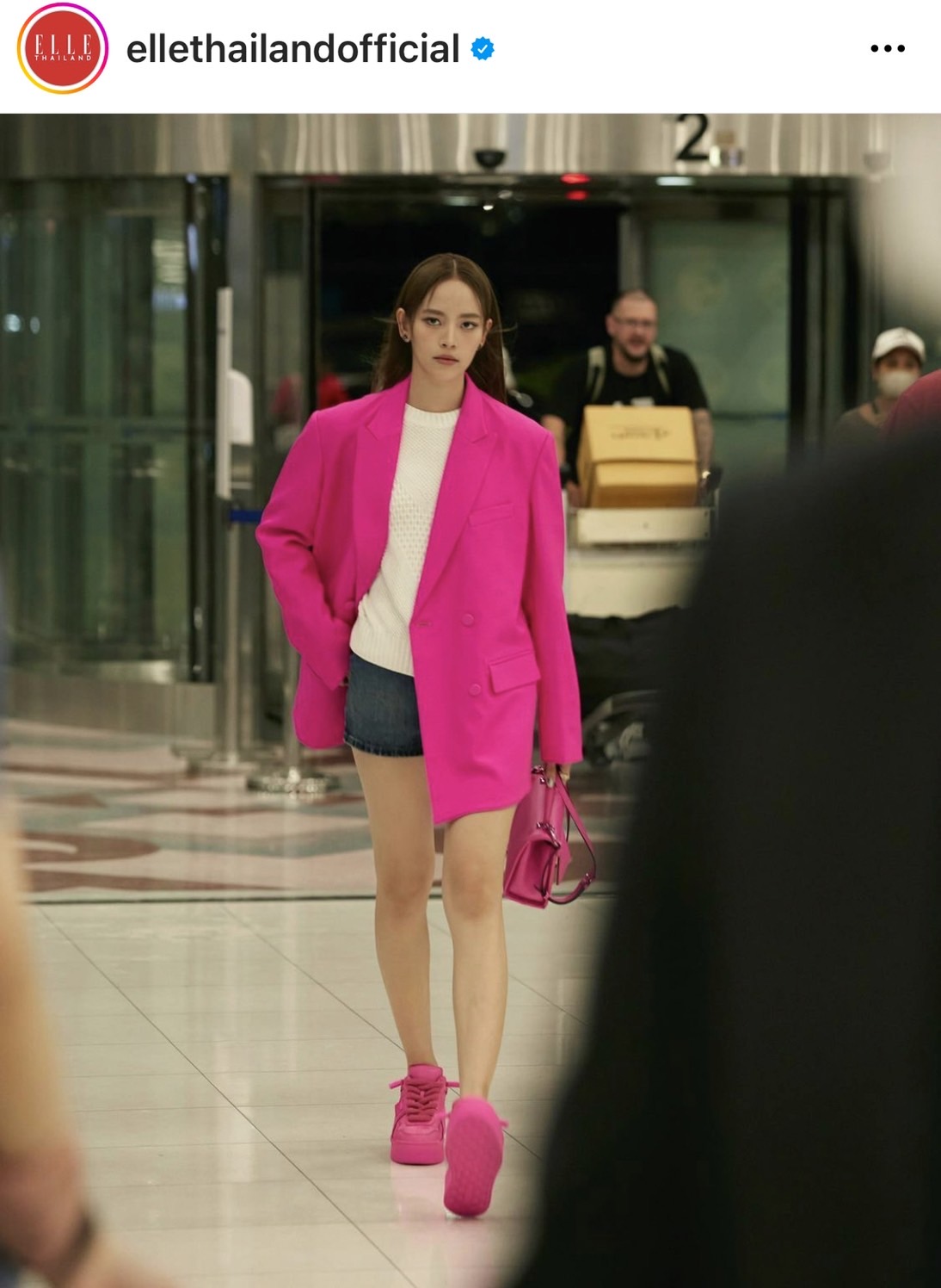 เปิดลุคสนามบิน ณิชา ลัดฟ้าชมแฟชั่นโชว์ที่ ปารีส
