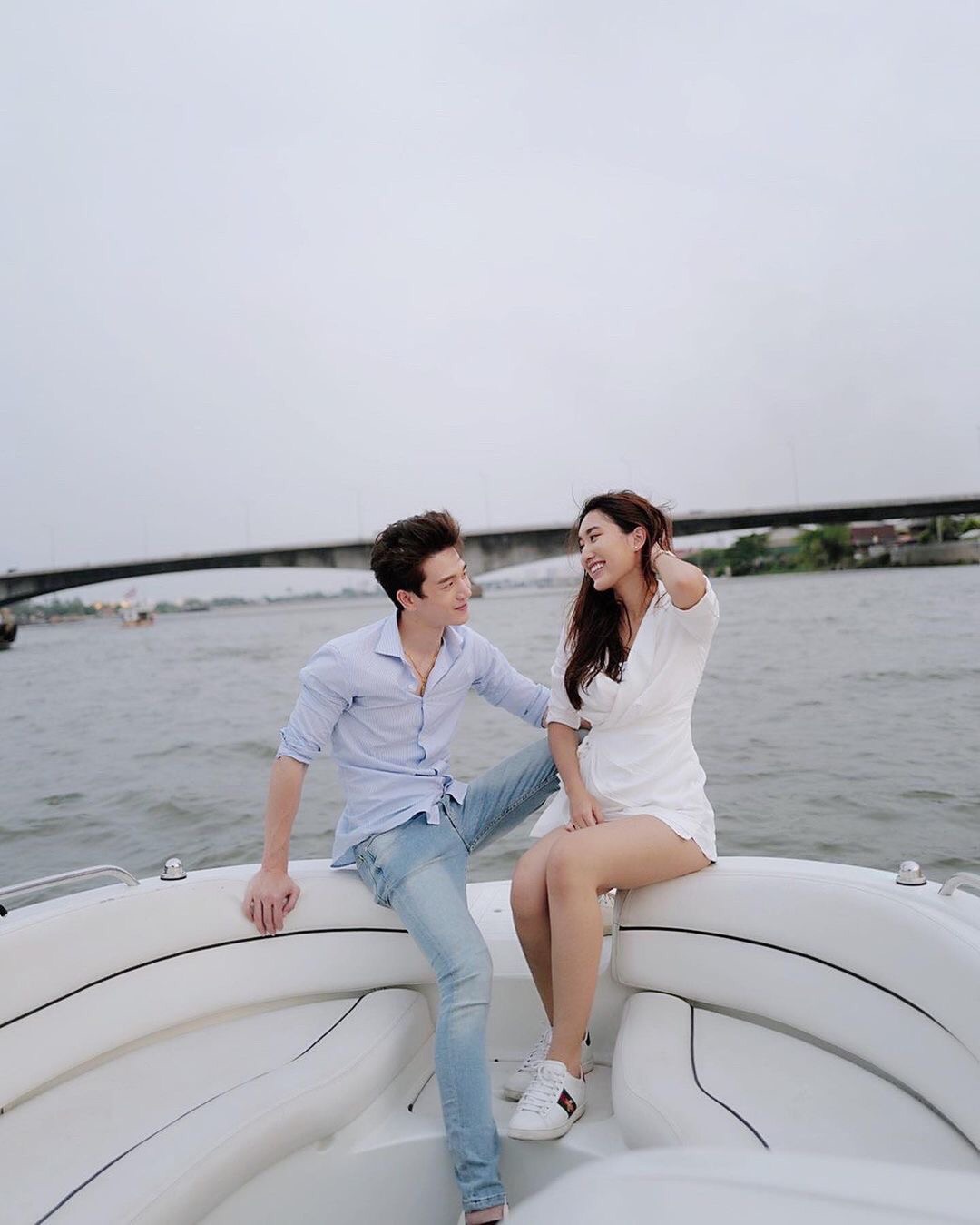'เบสท์ คำสิงห์' เคลียร์ดราม่าชาวเน็ตสงสัยคบซ้อนแฟนเก่าพร้อม 'ตงตง' 'เบสท์ คำสิงห์' เคลียร์ดราม่าชาวเน็ตสงสัยคบซ้อนแฟนเก่าพร้อม 'ตงตง'