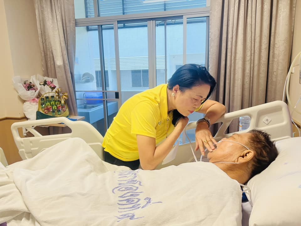 ลุ้นหนักทุกวินาที ครูปุ้ม เผยอาการ ครูชลธี ยังน่าเป็นห่วง ลุ้นหนักทุกวินาที ครูปุ้ม เผยอาการ ครูชลธี ยังน่าเป็นห่วง