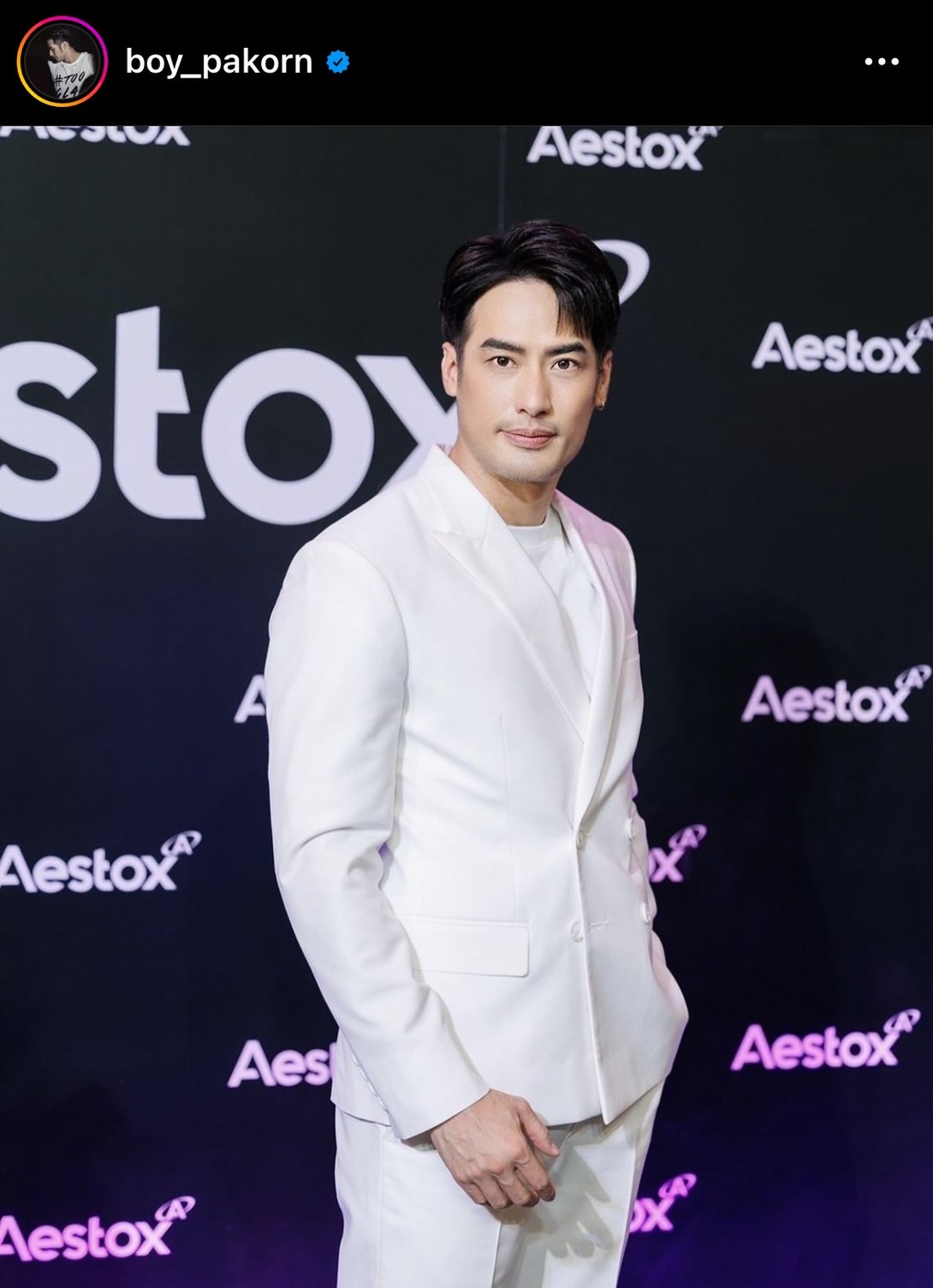 บอย ปกรณ์ เปย์หนัก! หอบพวงมาลัยเงินสดพร้อมชูป้ายไฟส่งกำลังให้แฟนสาว บอย ปกรณ์ เปย์หนัก! หอบพวงมาลัยเงินสดพร้อมชูป้ายไฟส่งกำลังให้แฟนสาว