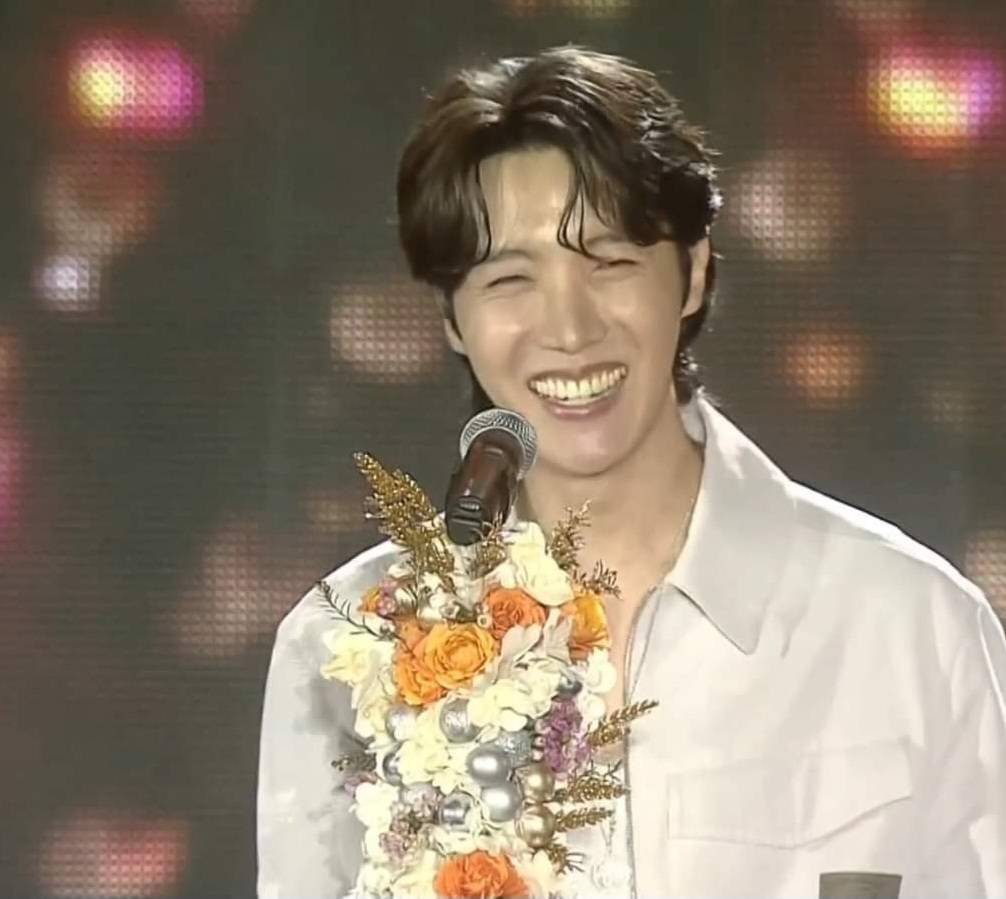 สรุปผลรางวัล GOLDEN DISC AWARD ครั้งที่ 37 BTS ที่คว้ารางวัลแดซัง “Album of the Year” สรุปผลรางวัล GOLDEN DISC AWARD ครั้งที่ 37 BTS ที่คว้ารางวัลแดซัง “Album of the Year”