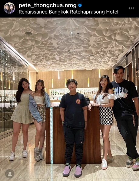 “พีท ทองเจือ” พึ่งสิ่งศักดิ์ให้ลูกๆหายป่วย พร้อมอัปเดตอาการ “พีท ทองเจือ” พึ่งสิ่งศักดิ์ให้ลูกๆหายป่วย พร้อมอัปเดตอาการ