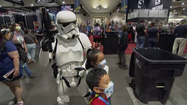 ชีพจรลงเท้า!! ‘มิว ศุภศิษฏ์’ ลัดฟ้าร่วมอีเวนต์ใหญ่ San Diego Comic-Con 