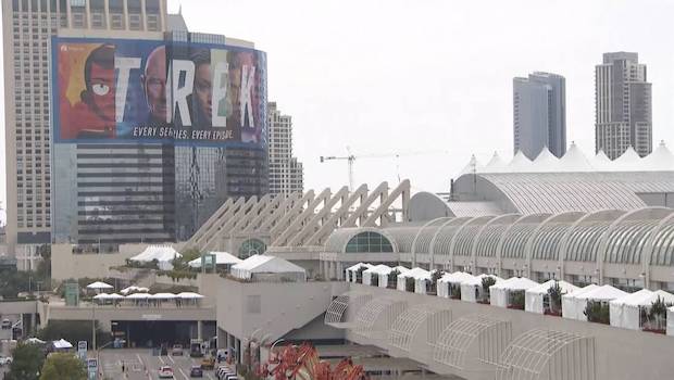 ชีพจรลงเท้า!! ‘มิว ศุภศิษฏ์’ ลัดฟ้าร่วมอีเวนต์ใหญ่ San Diego Comic-Con 