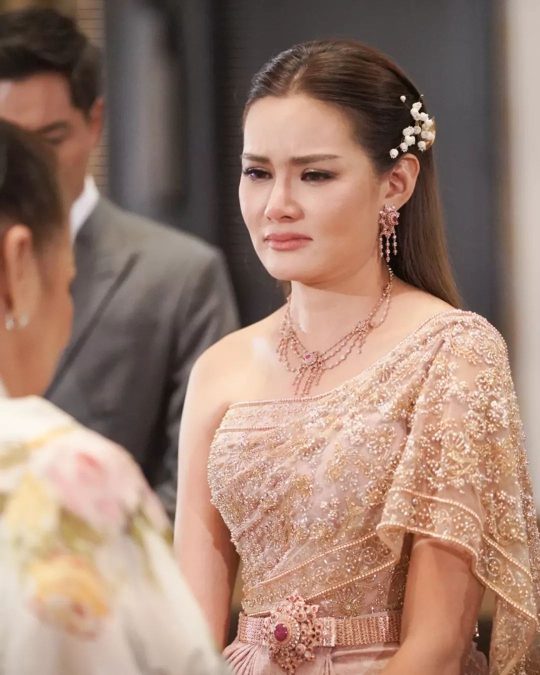 เข้าพิธีแต่งงานแล้ว หญิง รฐา-ตุลย์ บรรยากาศอบอุ่น เจ้าสาวซึ้งจนกลั้นน้ำตาไม่อยู่ 