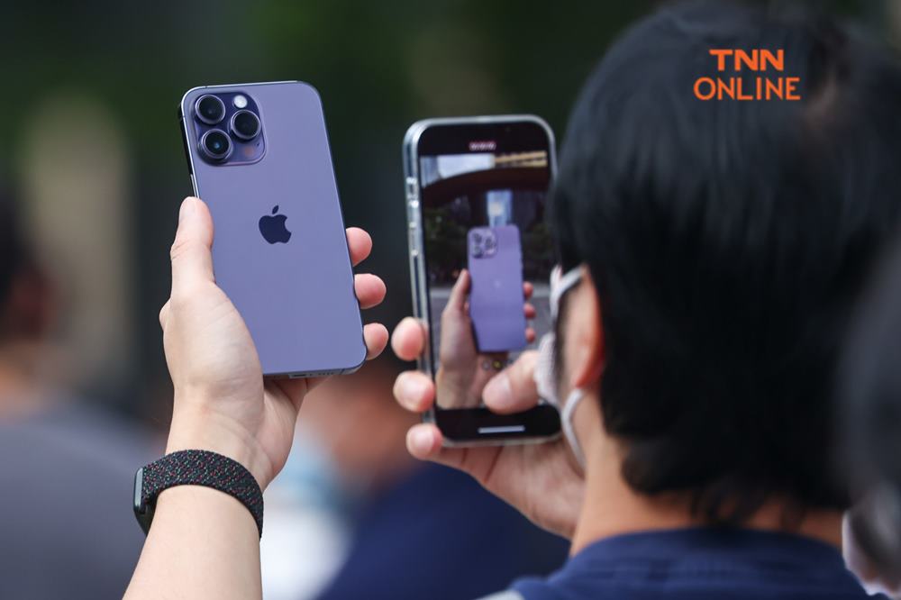 iPhone14 เปิดขายในไทยอย่างเป็นทางการวันแรก สาวกต่อคิวรับเครื่องเพียบ