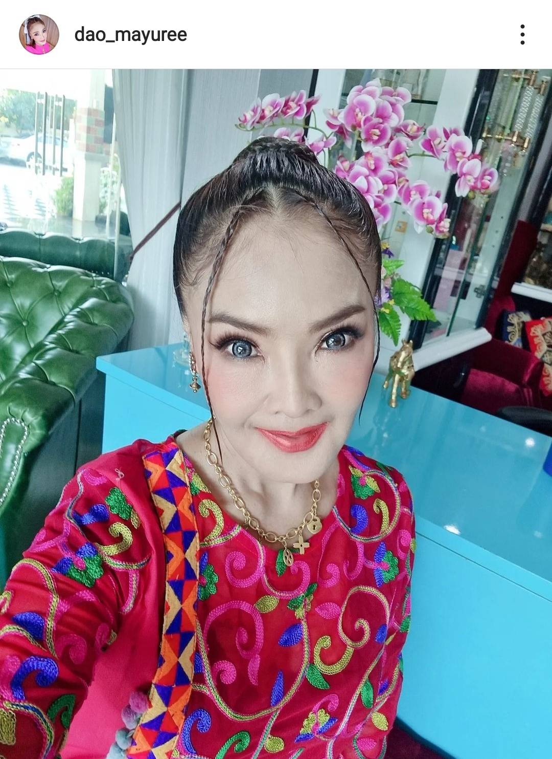 ดาว มยุรี พาลูกสาวเข้าแจ้งความ หลังถูกมิจฉาชีพแฮกไลน์ ทักหลอกเงินคนอื่น ดาว มยุรี พาลูกสาวเข้าแจ้งความ หลังถูกมิจฉาชีพแฮกไลน์ ทักหลอกเงินคนอื่น