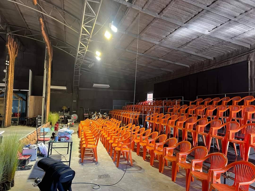 เสียงวิหคเธียร์เตอร์ นก พงศกร เปิดม่านโรงละครหนึ่งเดียวของภาคอีสาน