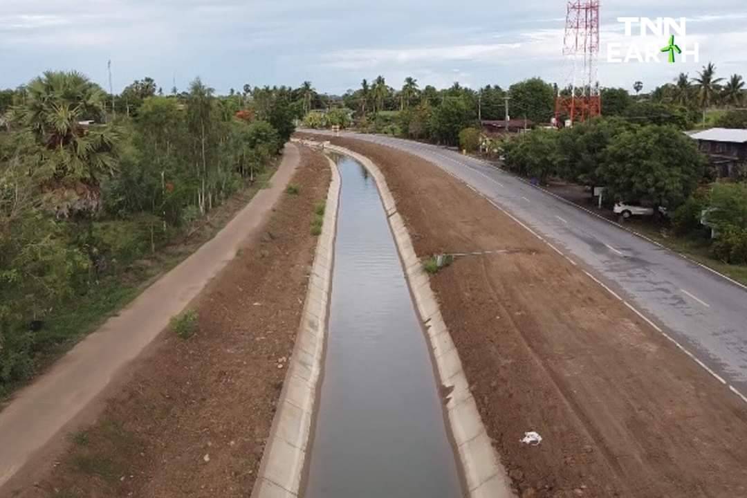 ชาวนา เดือดร้อน! ฝนทิ้งช่วง ระดมสูบน้ำดูแลพืชผลทางการเกษตร ชาวนา เดือดร้อน! ฝนทิ้งช่วง ระดมสูบน้ำดูแลพืชผลทางการเกษตร