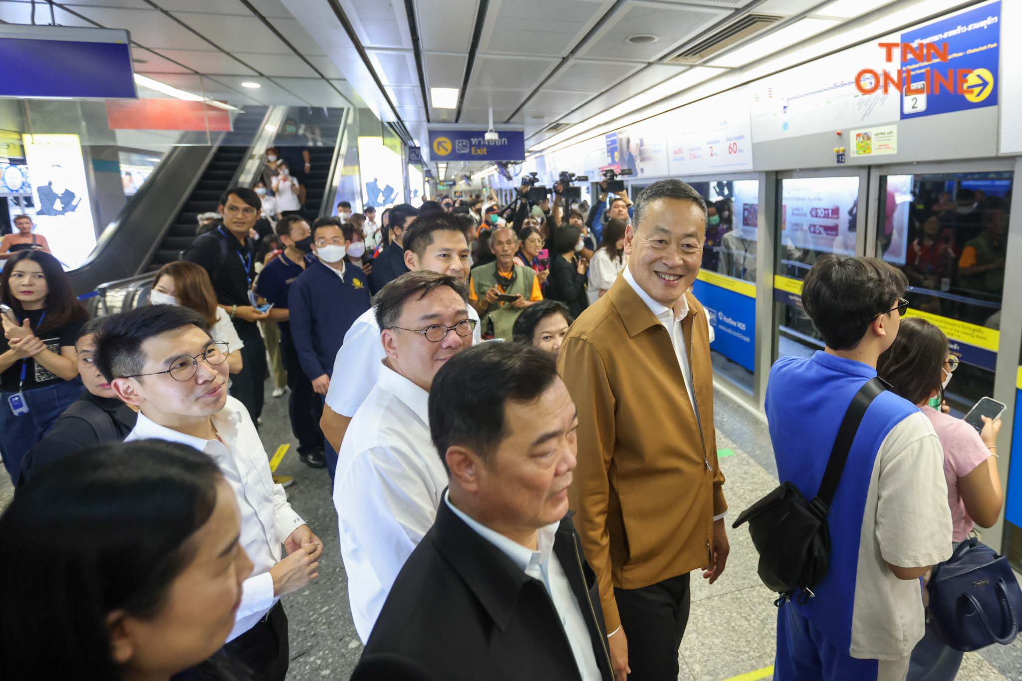 “เศรษฐา” ลงพื้นที่พบ ปชช. พบป่ะผู้ค้าเตรียมแก้ไขปัญหาค่าครองชีพ 