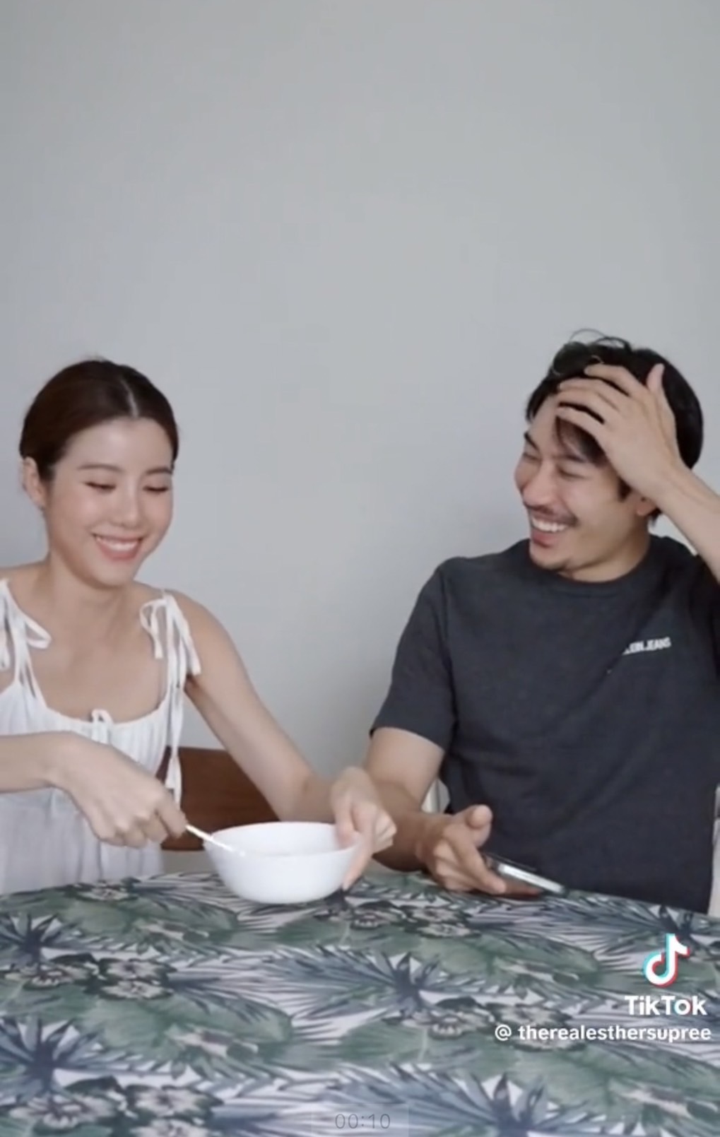 เอสเธอร์-เคน ภูภูมิ เผยโมเมนต์น่ารัก สยบข่าวถูกโยงเลิกกัน