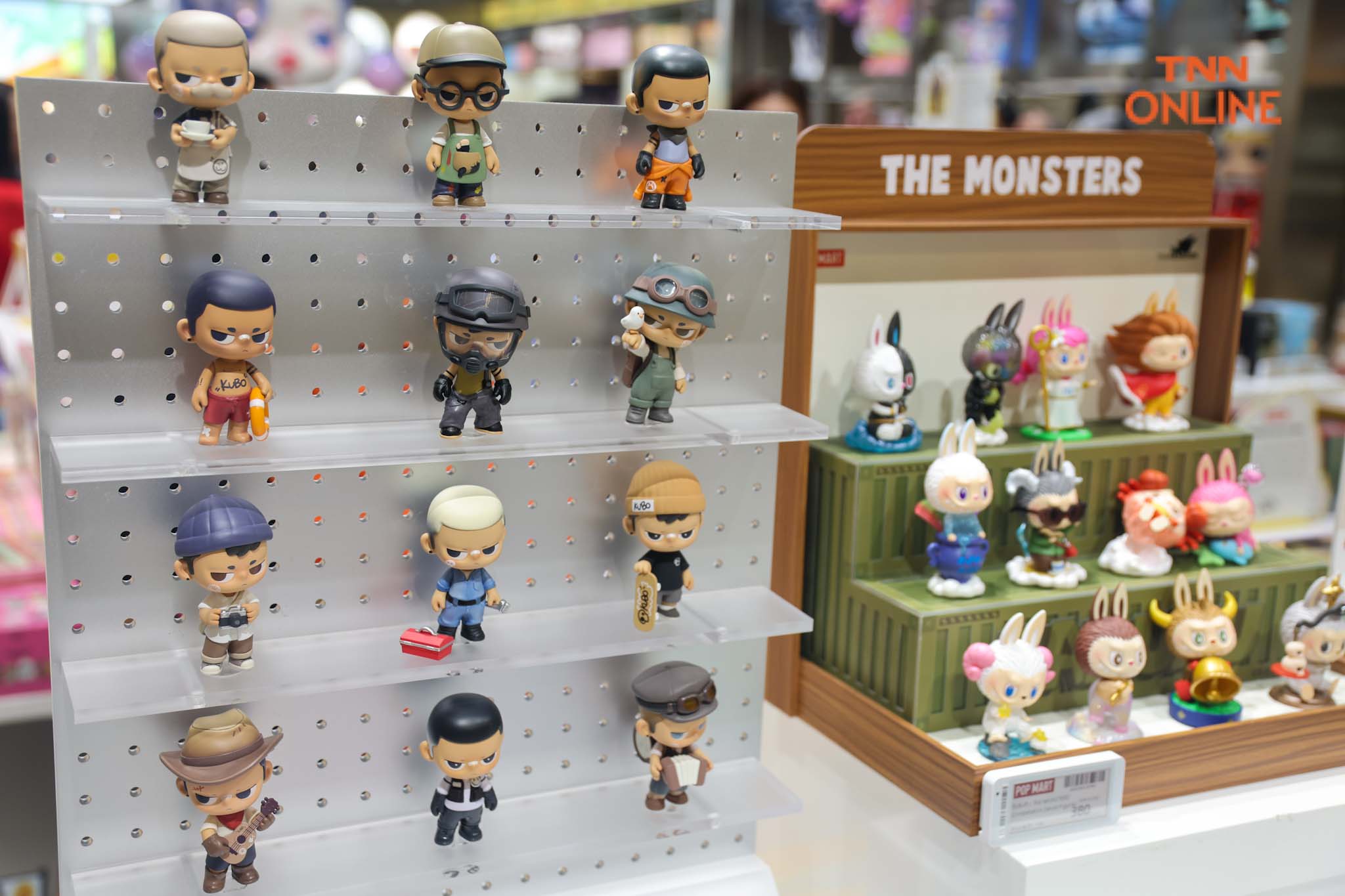 Pop Mart สาขาแรกในไทย คนต่อคิวแน่นหน้าร้านก่อนห้างเปิด Pop Mart สาขาแรกในไทย คนต่อคิวแน่นหน้าร้านก่อนห้างเปิด