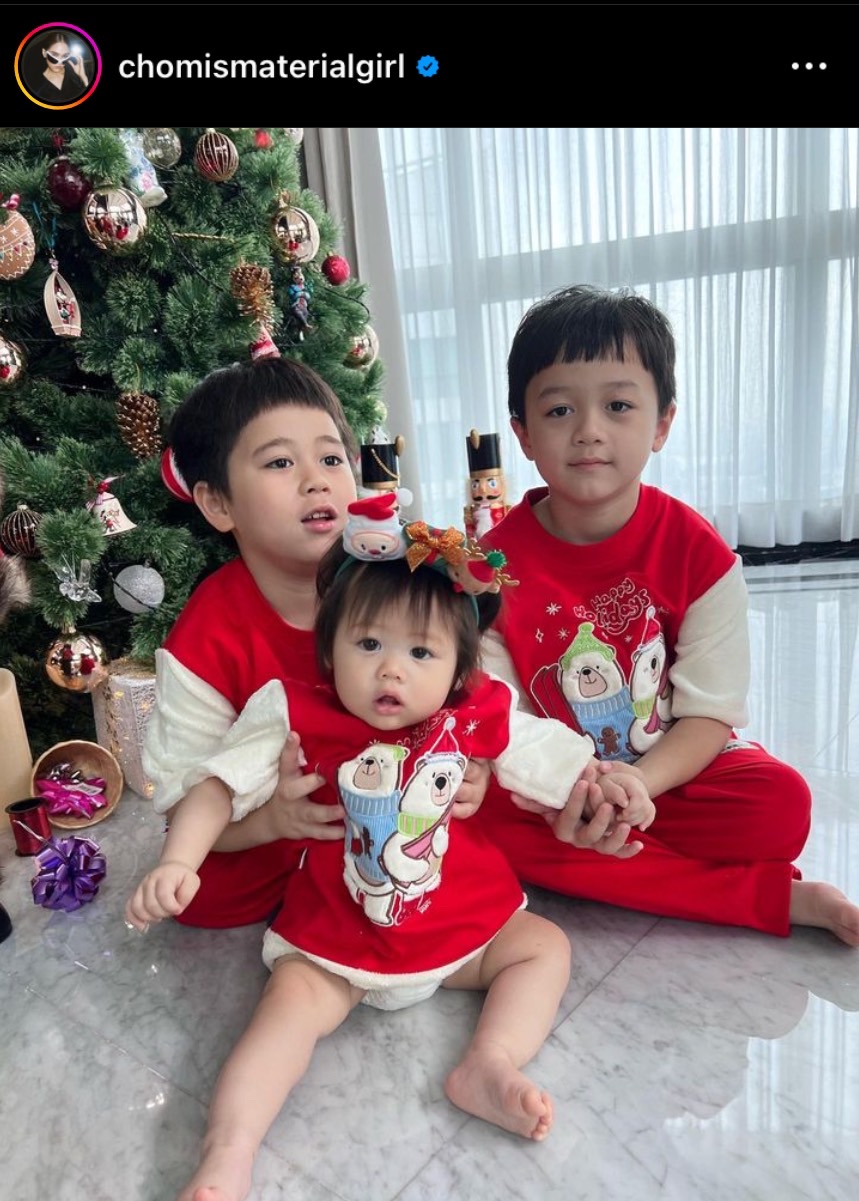 ชมพู่ อารยา เผยภาพ สายฟ้า-พายุ-แอบิเกล ฉลองคริสต์มาสล่วงหน้า ชมพู่ อารยา เผยภาพ สายฟ้า-พายุ-แอบิเกล ฉลองคริสต์มาสล่วงหน้า