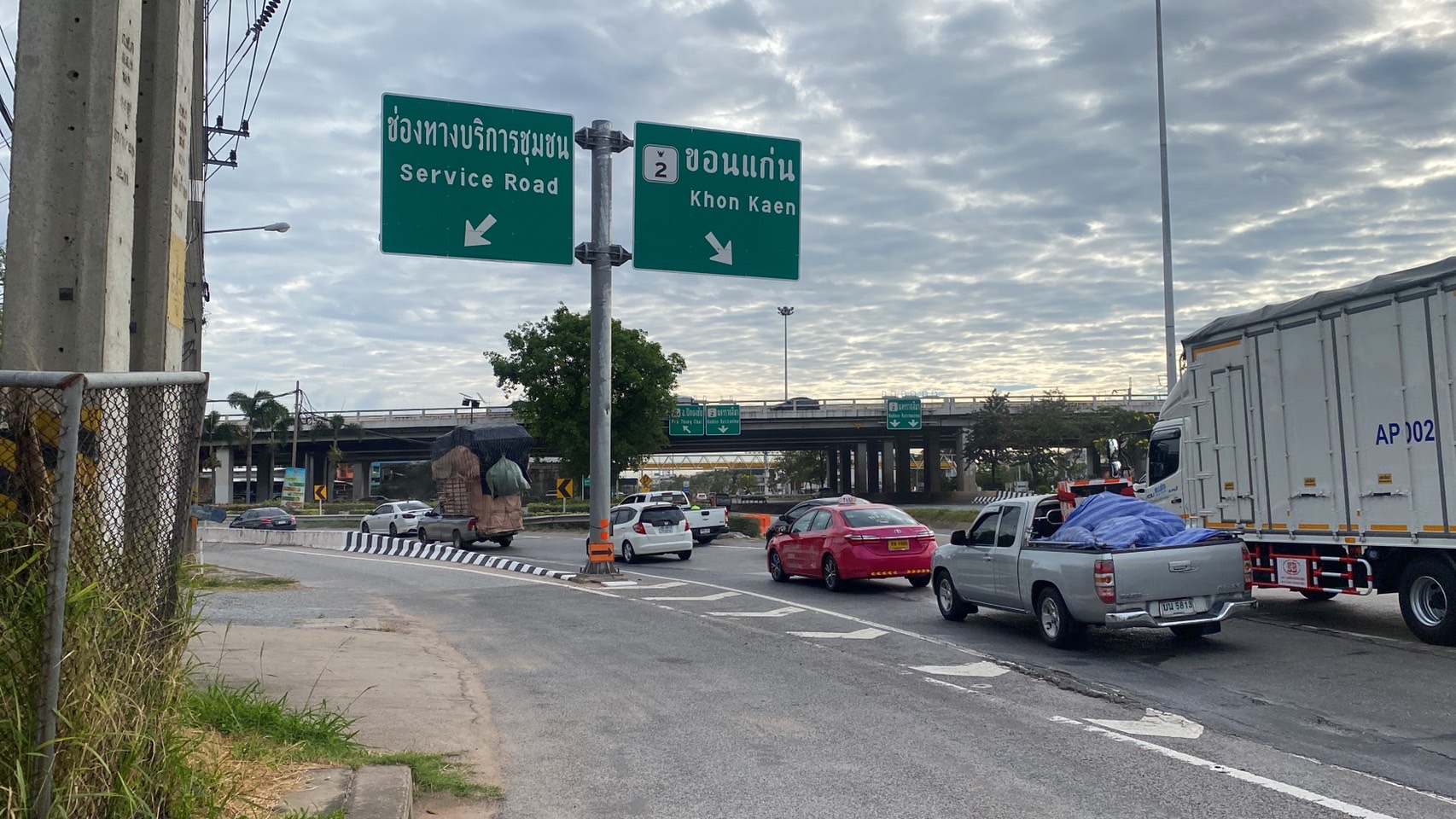 เปิดภาพ ‘ถ.มิตรภาพ-มอร์เตอร์เวย์’ จราจรหนาแน่นรถเต็มทุกช่องทาง เปิดภาพ ‘ถ.มิตรภาพ-มอร์เตอร์เวย์’ จราจรหนาแน่นรถเต็มทุกช่องทาง