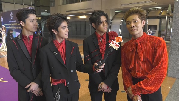 New Country เตรียมโกอินเตอร์ เผยมีงานต่างประเทศติดต่อมาแล้ว (มีคลิป)        