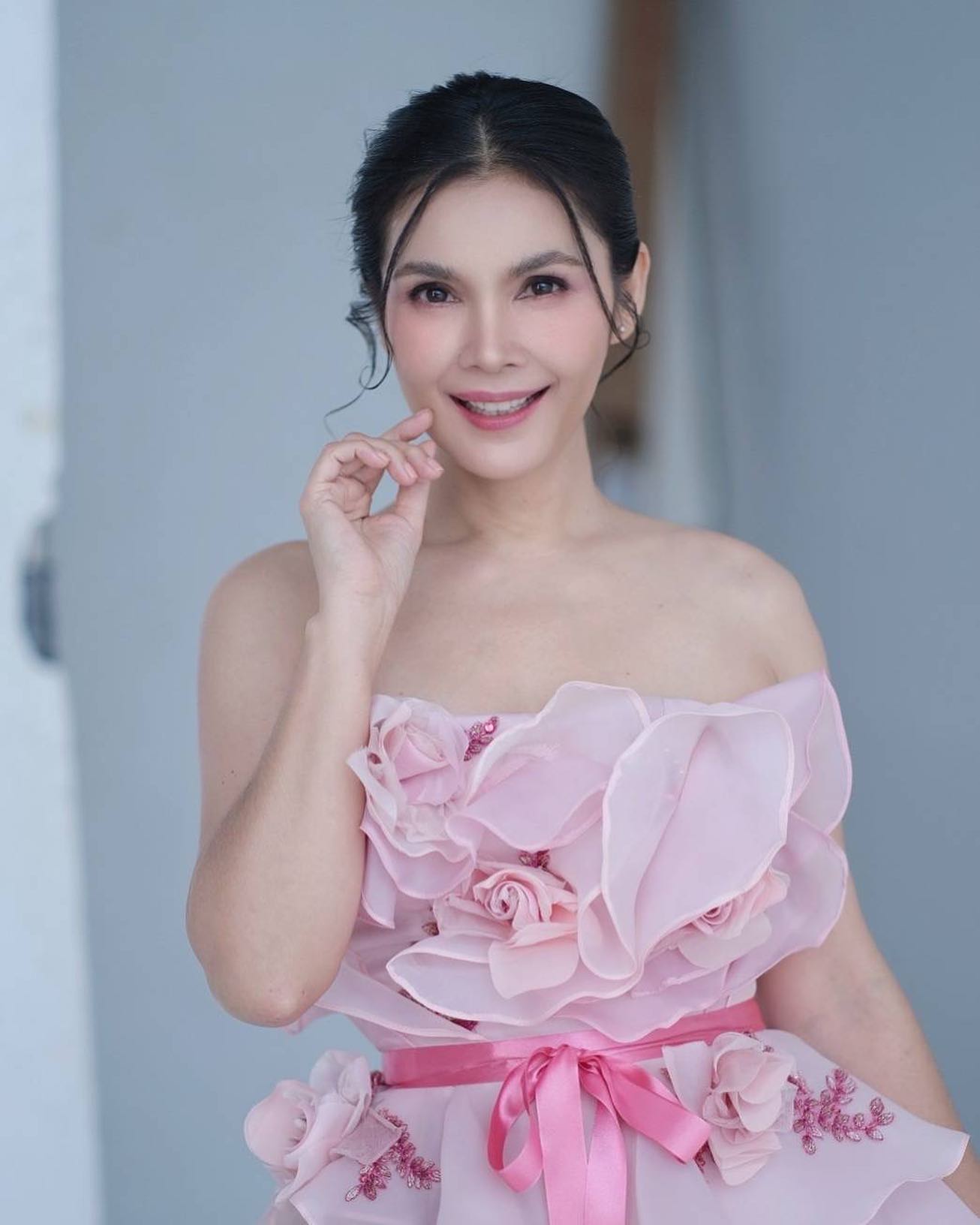 ฝน ธนสุนทร เคลียร์ชัด หลังถูกโยงนักร้องเสียงดีถังแตกไถเงินแฟนคลับ ฝน ธนสุนทร เคลียร์ชัด หลังถูกโยงนักร้องเสียงดีถังแตกไถเงินแฟนคลับ
