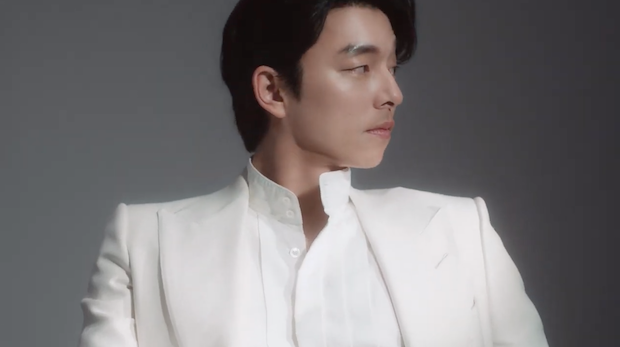 ดูดีคงกระพัน!! แฟนๆ หวีด ‘กงยู’ ลุคหล่อหรูล่าสุดกับแบรนด์ดัง (มีคลิป)