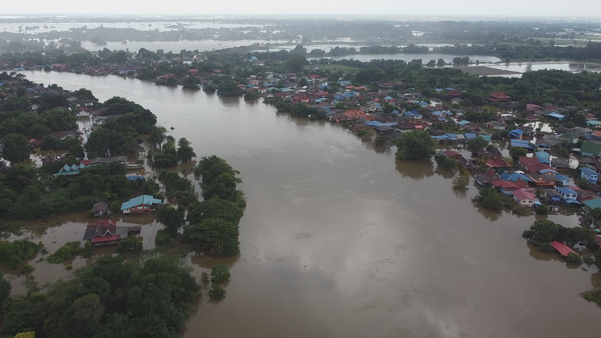 อยุธยาน้ำยังท่วม 12 อำเภอ ชาวบางบาลหลายร้อยครัวเรือนเดือดร้อนหนัก