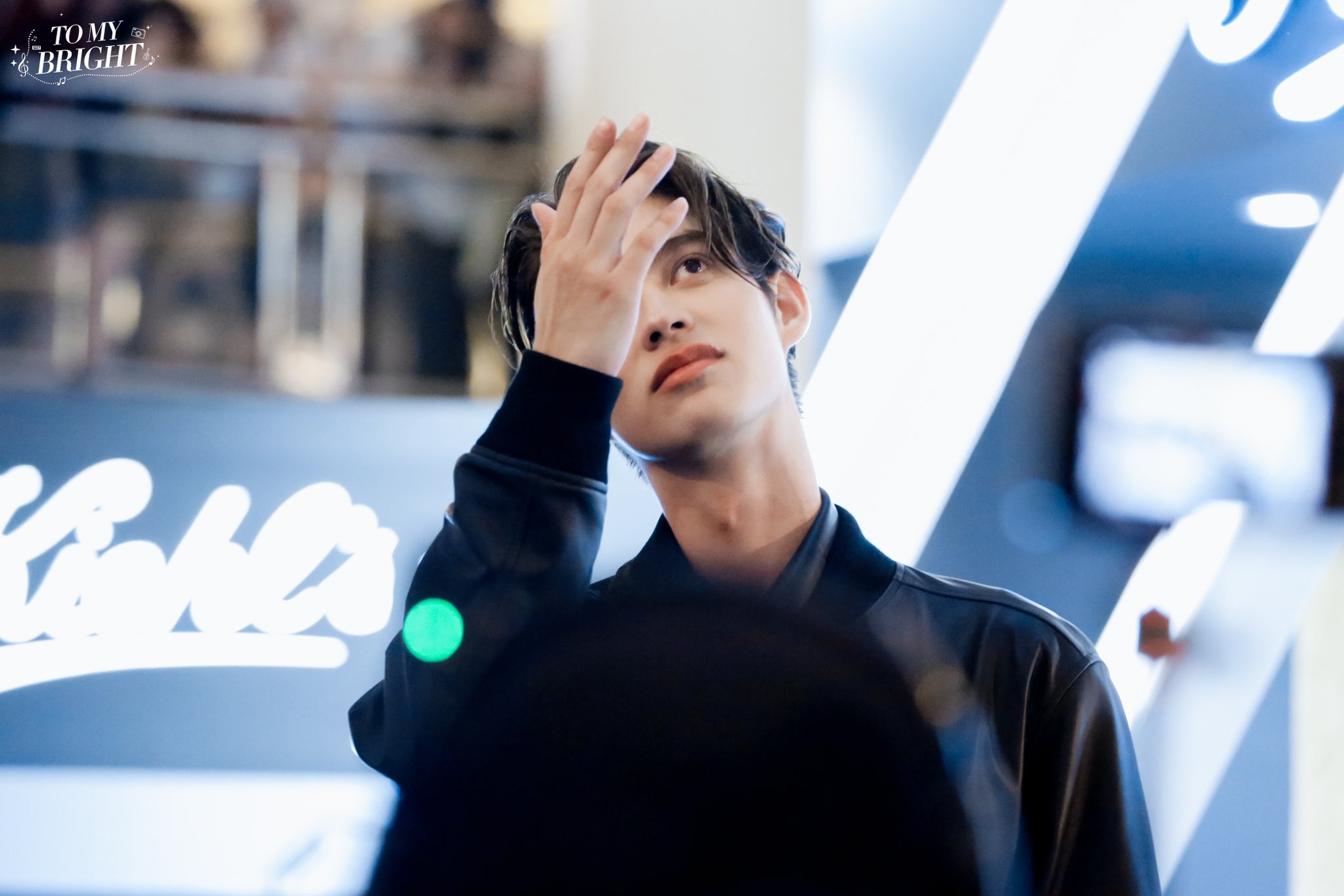 หล่อห้างแตก!! ‘ไบร์ท วชิรวิชญ์’ ลัดฟ้าเสิร์ฟฟินสบตาแฟนๆ ที่มาเลเซีย