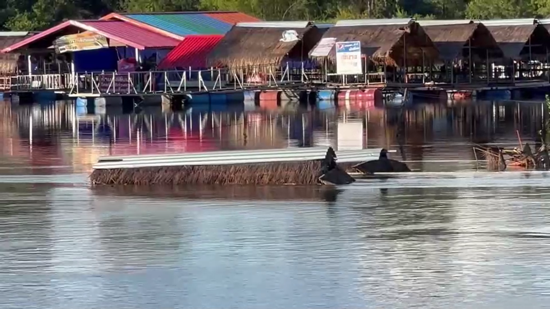 ข่าวน้ำท่วมวันนี้ อุบลฯ ยังอ่วม น้ำทะลักต่อเนื่อง จับตา น้ำชี-มูล ท่วมอีสาน ข่าวน้ำท่วมวันนี้ อุบลฯ ยังอ่วม น้ำทะลักต่อเนื่อง จับตา น้ำชี-มูล ท่วมอีสาน