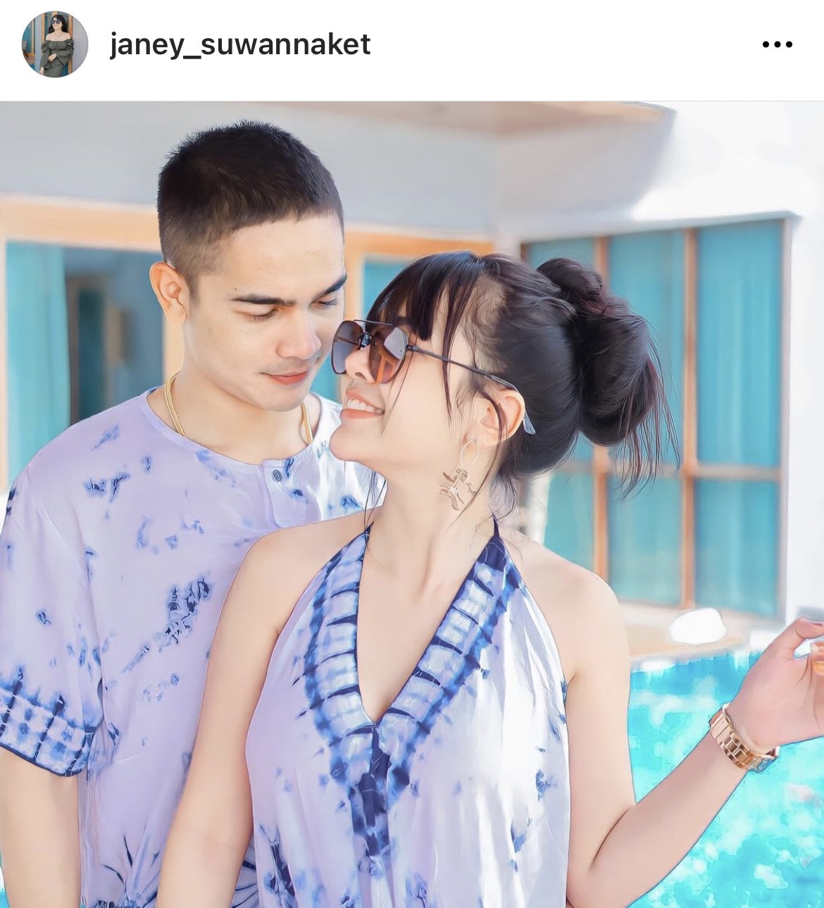 เจนนี่ ออกโรงป้อง ยิว หลังเจอชาวเน็ตแซะซื้อโทรศัพท์ให้วันครบรอบ เจนนี่ ออกโรงป้อง ยิว หลังเจอชาวเน็ตแซะซื้อโทรศัพท์ให้วันครบรอบ