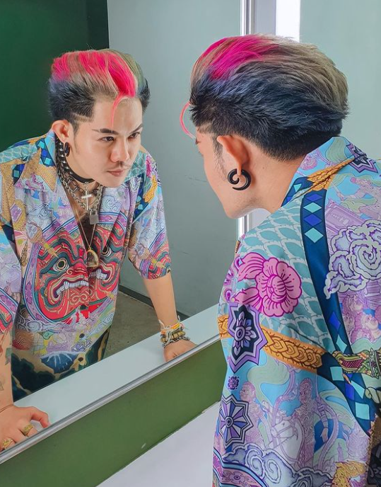 เก่ง ธชย เปิดของขลังห้อยคอ คาดว่าอายุกว่า 800 ปี (มีคลิป)