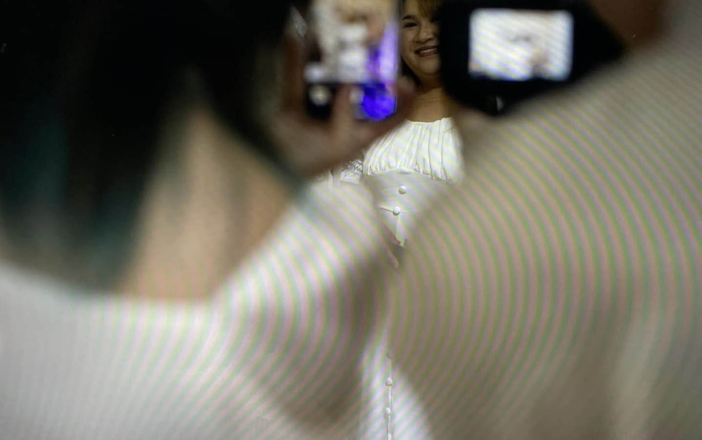 หนุ่มสุดซ้ำ! ช่างภาพงานแต่ง ถ่ายบ่าว-สาวโดนบังทุกช็อต แทบไม่เห็นหน้า หนุ่มสุดซ้ำ! ช่างภาพงานแต่ง ถ่ายบ่าว-สาวโดนบังทุกช็อต แทบไม่เห็นหน้า